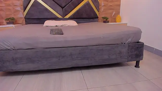 Alahia Dangelo online show from February 2025 11:42:02 AM