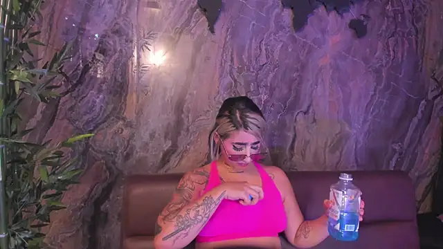 Alahia Dangelo online show from November 2025 05:35:02 PM