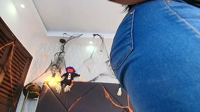 sandy rivas online show from October 2025 12:05:02 PM