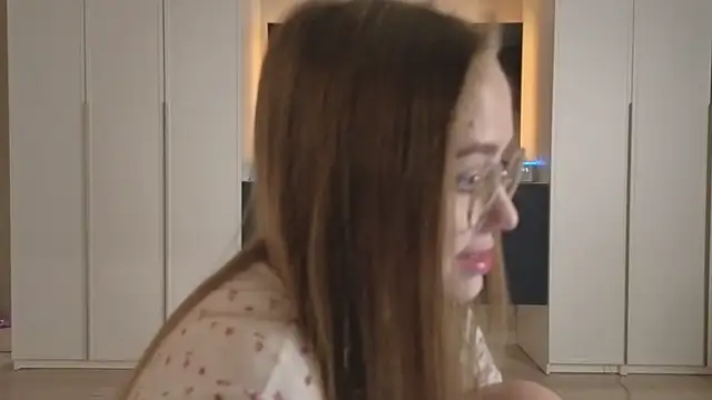 endlesssoffi online show from November 2025 06:40:01 PM