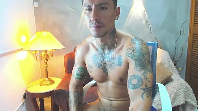 Snapshot of Dylanstonne chatting on January 2025 11:22:02 PM Dylanstonne online show from January 2025 11:22:02 PM