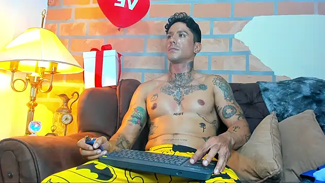 Snapshot of Dylanstonne chatting on February 2025 12:06:01 AM Dylanstonne online show from February 2025 12:06:01 AM