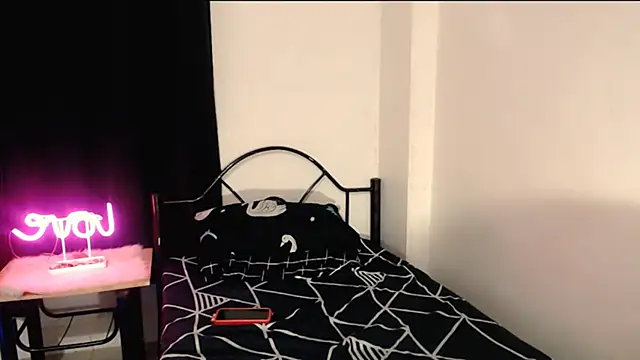 Snapshot of Nathalie_Heartxoxo69 chatting on February 2026 06:55:02 PM Nathalie Heartxoxo69 online show from February 2026 06:55:02 PM