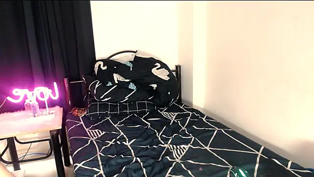 Snapshot of Nathalie_Heartxoxo69 chatting on February 2026 03:03:01 AM Nathalie Heartxoxo69 online show from February 2026 03:03:01 AM