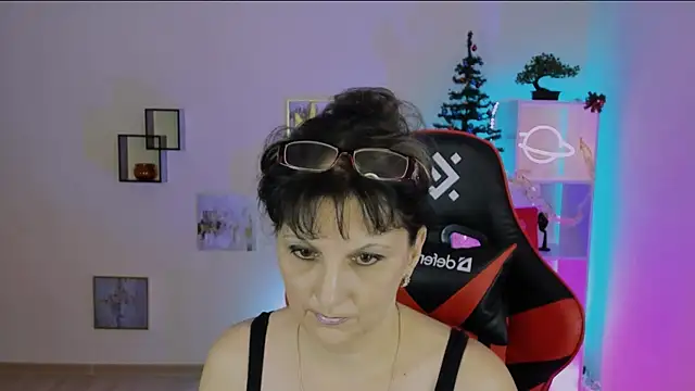 Snapshot of marta_quinn chatting on December 2024 09:06:02 AM marta quinn online show from December 2024 09:06:02 AM