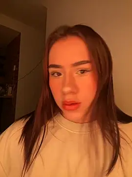 Snapshot of Im_Valen_Cute chatting on October 2025 02:20:02 AM Im Valen Cute online show from October 2025 02:20:02 AM