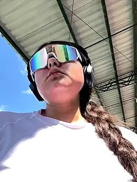 gabbyfoox online show from November 2025 02:17:01 PM