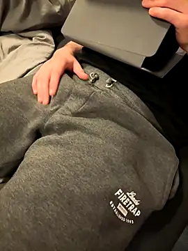 Dan8736 online show from December 2025 08:15:01 PM