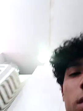 alexander32r online show from September 2025 04:51:02 PM