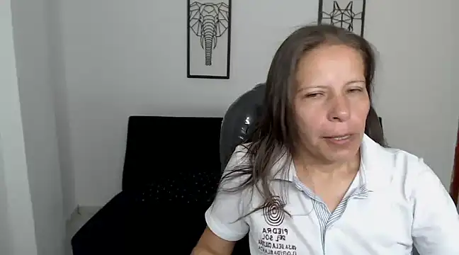 Snapshot of Milf_karlye chatting on December 2024 04:10:02 AM Milf karlye online show from December 2024 04:10:02 AM
