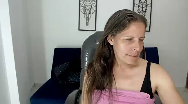 Snapshot of Milf_karlye chatting on December 2024 08:15:02 AM Milf karlye online show from December 2024 08:15:02 AM