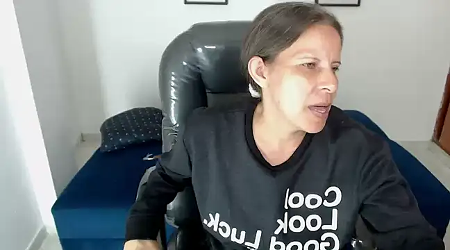Snapshot of Milf_karlye chatting on December 2024 03:17:02 AM Milf karlye online show from December 2024 03:17:02 AM