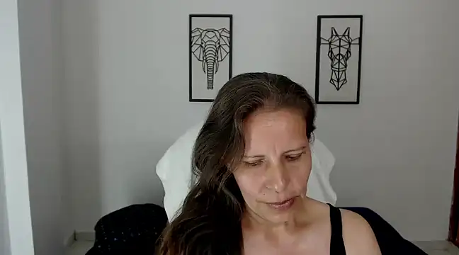 Snapshot of Milf_karlye chatting on December 2024 07:18:01 AM Milf karlye online show from December 2024 07:18:01 AM