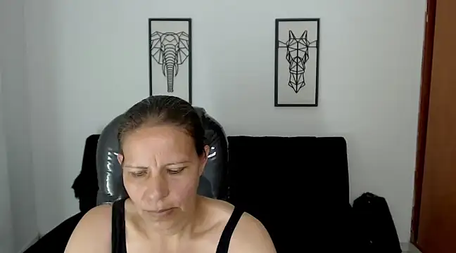 Snapshot of Milf_karlye chatting on December 2024 02:32:02 AM Milf karlye online show from December 2024 02:32:02 AM