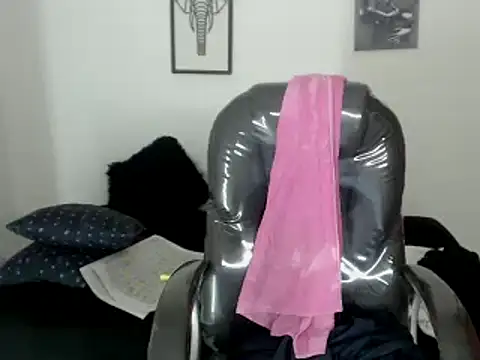 Snapshot of Milf_karlye chatting on January 2025 06:42:02 AM Milf karlye online show from January 2025 06:42:02 AM