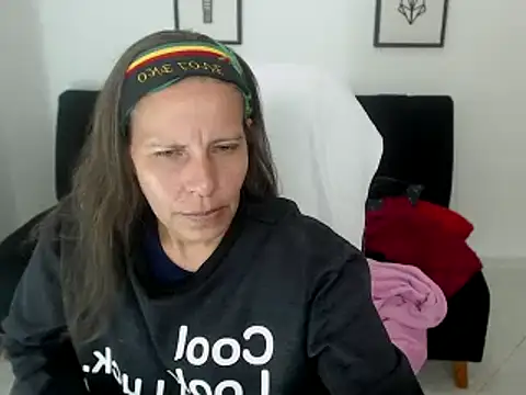 Snapshot of Milf_karlye chatting on February 2025 05:07:02 AM Milf karlye online show from February 2025 05:07:02 AM