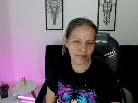 Snapshot of Milf_karlye chatting on February 2025 05:52:02 AM Milf karlye online show from February 2025 05:52:02 AM
