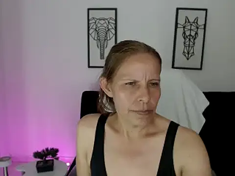 Snapshot of Milf_karlye chatting on February 2025 04:54:01 AM Milf karlye online show from February 2025 04:54:01 AM