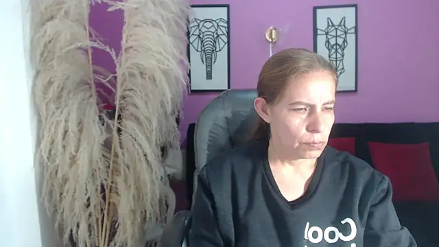 Snapshot of Milf_karlye chatting on September 2025 02:11:02 AM Milf karlye online show from September 2025 02:11:02 AM