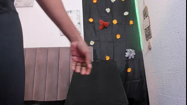 Snapshot of DeisyHarper chatting on February 2026 04:31:01 AM DeisyHarper online show from February 2026 04:31:01 AM