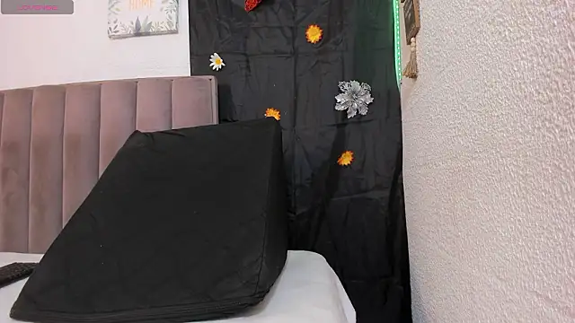 Snapshot of DeisyHarper chatting on March 2026 08:15:01 PM DeisyHarper online show from March 2026 08:15:01 PM