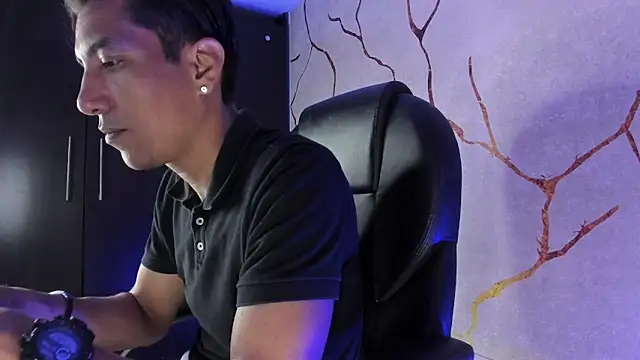 Snapshot of EdwardVlad chatting on December 2024 10:30:01 PM EdwardVlad online show from December 2024 10:30:01 PM