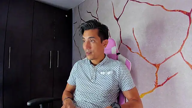 Snapshot of EdwardVlad chatting on December 2024 10:26:02 PM EdwardVlad online show from December 2024 10:26:02 PM