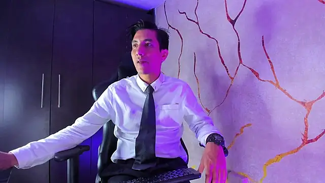 Snapshot of EdwardVlad chatting on December 2024 10:32:02 PM EdwardVlad online show from December 2024 10:32:02 PM