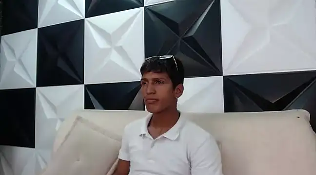 mau elixxx online show from February 2025 07:34:01 PM