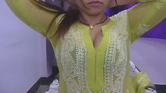 cutie-taara online show from December 2025 03:22:01 AM