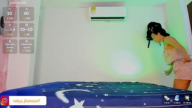 TabyJhonson online show from January 2025 12:40:02 PM