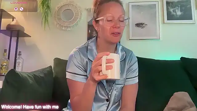Snapshot of MelodyRoseUk chatting on May 2026 08:53:01 AM MelodyRoseUk online show from May 2026 08:53:01 AM