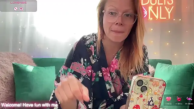 Snapshot of MelodyRoseUk chatting on May 2026 09:16:01 AM MelodyRoseUk online show from May 2026 09:16:01 AM