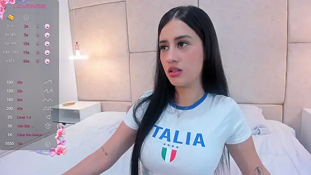 Snapshot of Amiirra_ chatting on December 2024 11:57:01 PM Amiirra online show from December 2024 11:57:01 PM