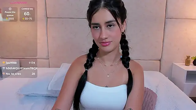 Snapshot of Amiirra_ chatting on December 2024 12:00:02 AM Amiirra online show from December 2024 12:00:02 AM