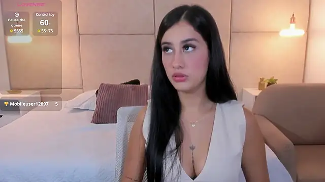 Snapshot of Amiirra_ chatting on January 2025 08:26:02 PM Amiirra online show from January 2025 08:26:02 PM