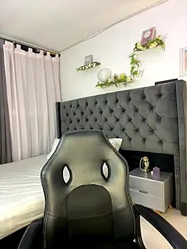 Snapshot of Amiirra_ chatting on September 2025 06:24:01 AM Amiirra online show from September 2025 06:24:01 AM