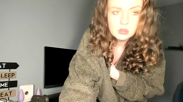 ENGLISHEMILY 69 online show from March 2025 08:00:01 PM