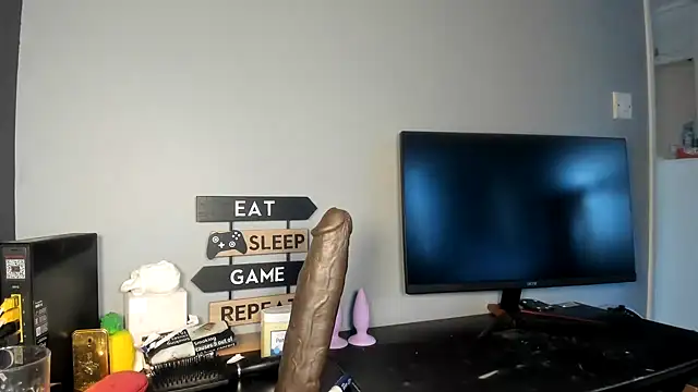 ENGLISHEMILY 69 online show from March 2025 02:33:02 PM