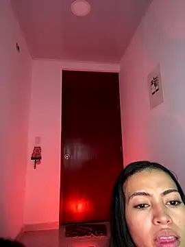 EmySofia online show from December 2025 05:24:02 AM