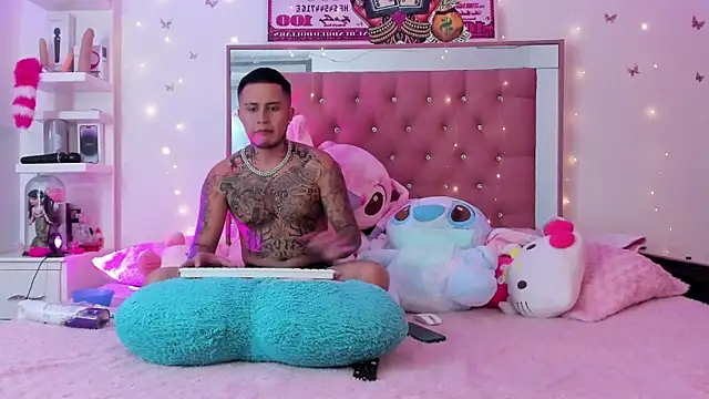 Snapshot of tamy_ian chatting on January 2025 08:18:01 PM tamy ian online show from January 2025 08:18:01 PM