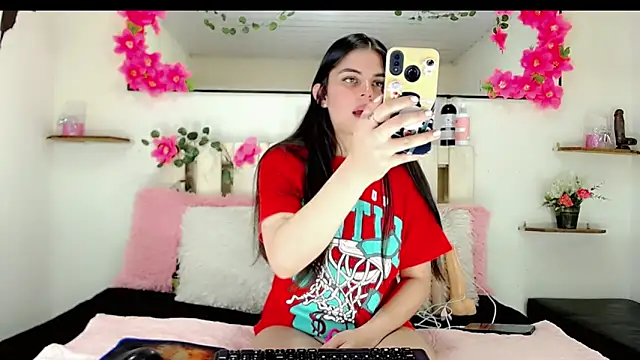 Snapshot of Madisson_Ivanova chatting on December 2024 05:44:01 AM Madisson Ivanova online show from December 2024 05:44:01 AM