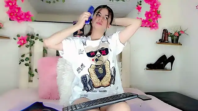 Snapshot of Madisson_Ivanova chatting on January 2025 05:00:01 AM Madisson Ivanova online show from January 2025 05:00:01 AM