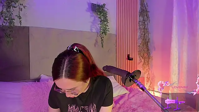 centaurigirl online show from February 2026 04:30:01 AM