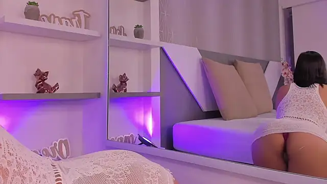 ammi roberts online show from December 2024 04:06:01 PM