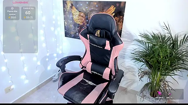 vioolettss online show from February 2025 12:42:01 AM