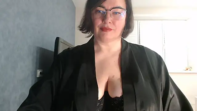 Nora Star online show from November 2025 04:36:01 PM