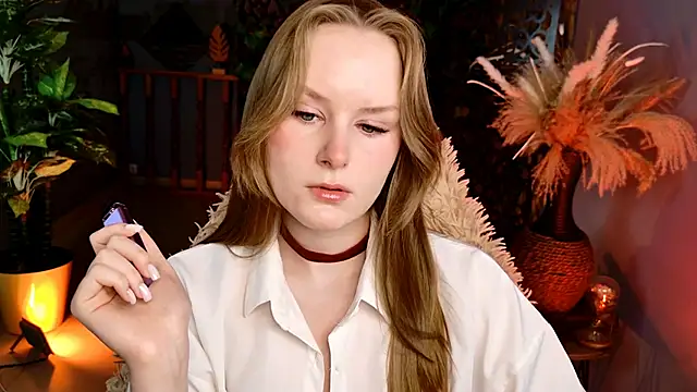 VivienLeeigh online show from May 2026 05:13:01 AM