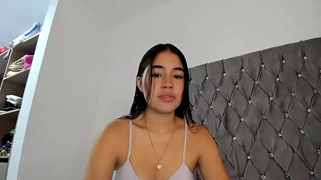 AriaMontgomery online show from December 2024 11:28:01 PM