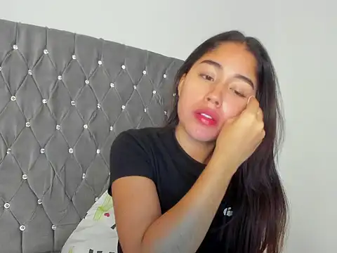 AriaMontgomery online show from September 2025 04:01:01 AM